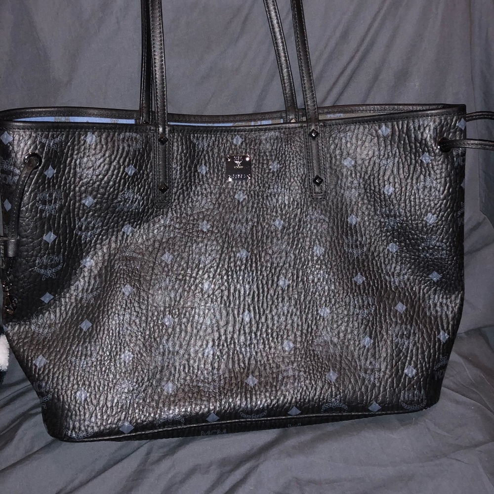 MCM REVERSIBLE TOTE